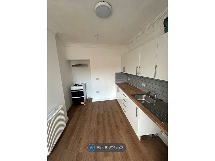 2 Bedroom Flat To Rent In Madoc St, Llandudno, LL30