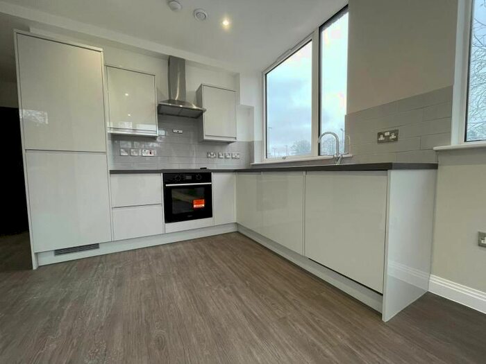 1 Bedroom Flat To Rent In Lichfield Road, Four Oaks, Sutton Coldfield, B74