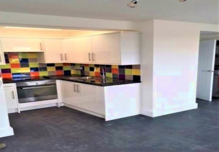 2 Bedroom Apartment To Rent In Old Church Road, Chingford, London, E4