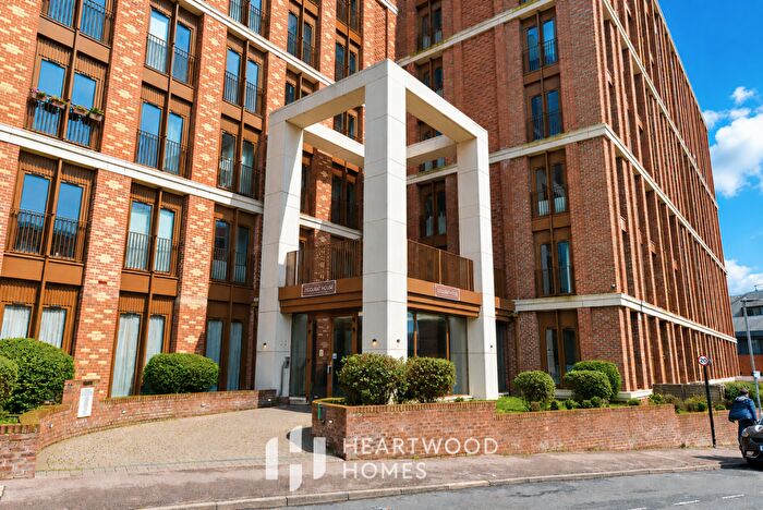 2 Bedroom Flat For Sale In Ziggurat House, , Grosvenor Road, St. Albans, AL1