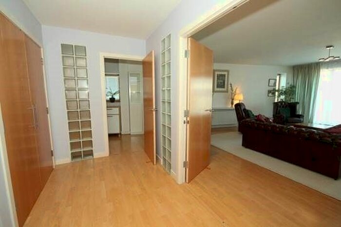 2 Bedroom Flat To Rent In Ascot Gate, Glasgow, G12