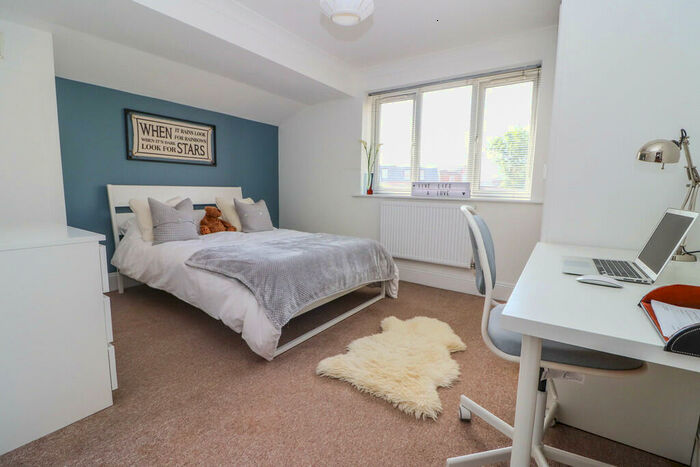 4 Bedroom Flat To Rent In Lyon Street, Southampton, SO14