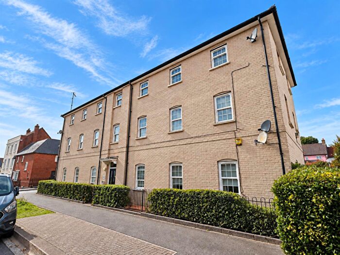 2 Bedroom Apartment For Sale In Abell Way, Chancellor Park, Chelmsford, CM2