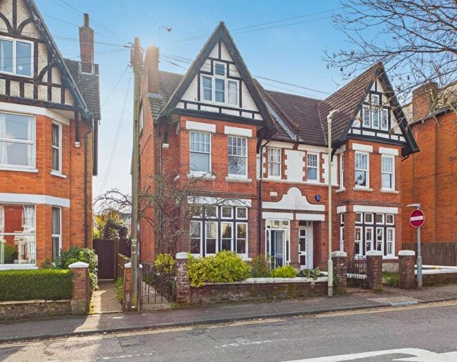 6 Bedroom Semi Detached House To Rent In Albert Road, Ashford Kent, TN24