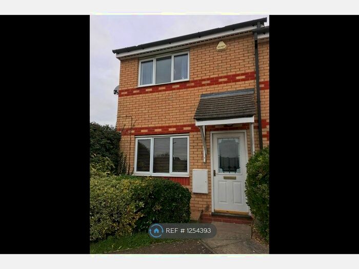 2 Bedroom Semi-Detached House To Rent In Fennel Drive, Biggleswade SG18