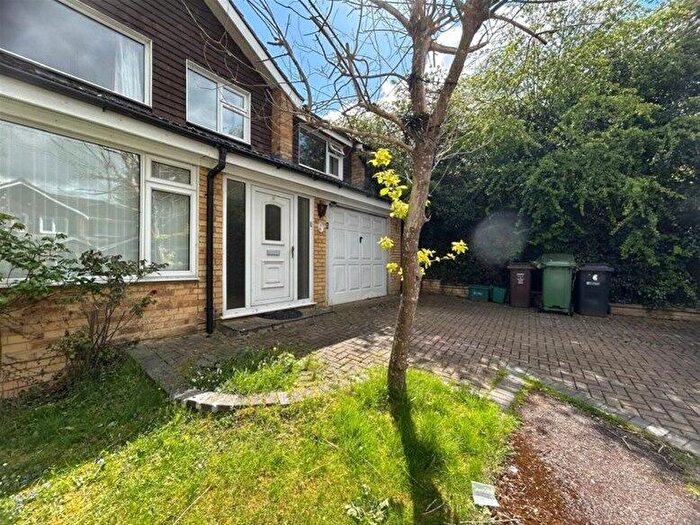 5 Bedroom House To Rent In Vale Close, Harpenden, AL5
