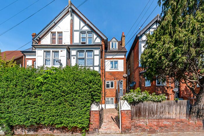 2 Bedroom Flat For Sale In Gleneagle Road, London, SW16