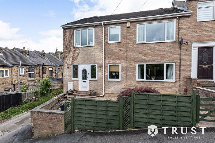 4 Bedroom Semi-Detached House For Sale In Kilnsey Hill, Batley, WF17