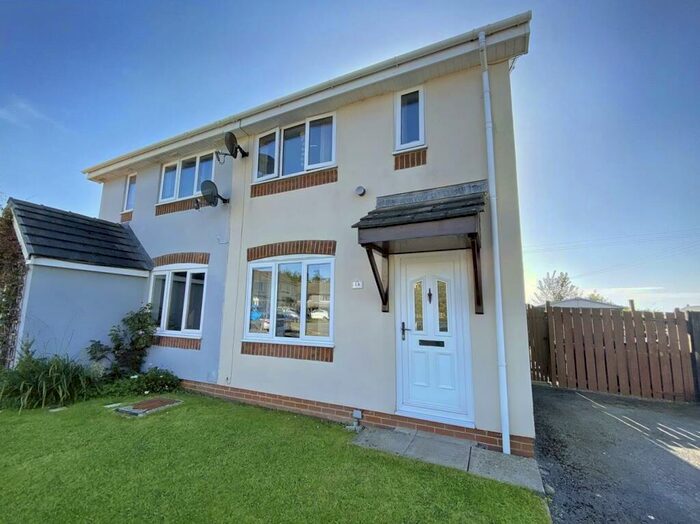 3 Bedroom Semi-Detached House For Sale In Bartletts Well Road, Sageston, Tenby, SA70