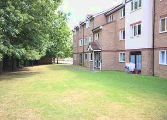 2 Bedroom Flat To Rent In Eagle Drive, London, NW9