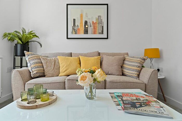 3 Bedroom Detached House For Sale In Tamarisk Road, Bridgwater, TA6