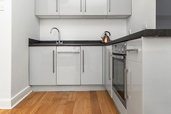 1 Bedroom Flat To Rent In Dean Street, Stockbridge, Edinburgh, EH4