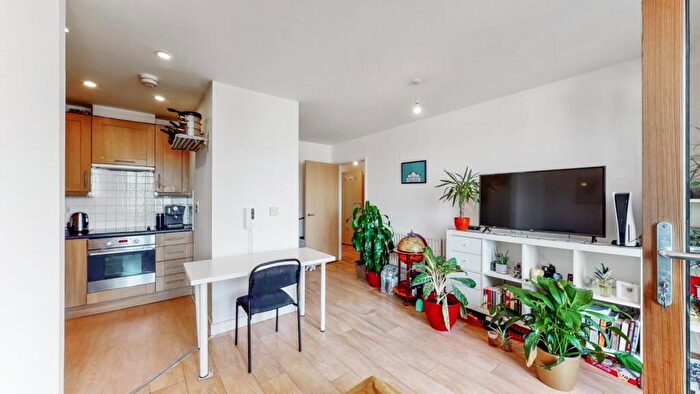1 Bedroom Flat For Sale In Harrow Road, College Park, London, NW10