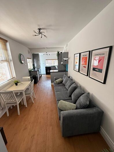 5 Bedroom House To Rent In Lisvane Street, Cathays, CF24
