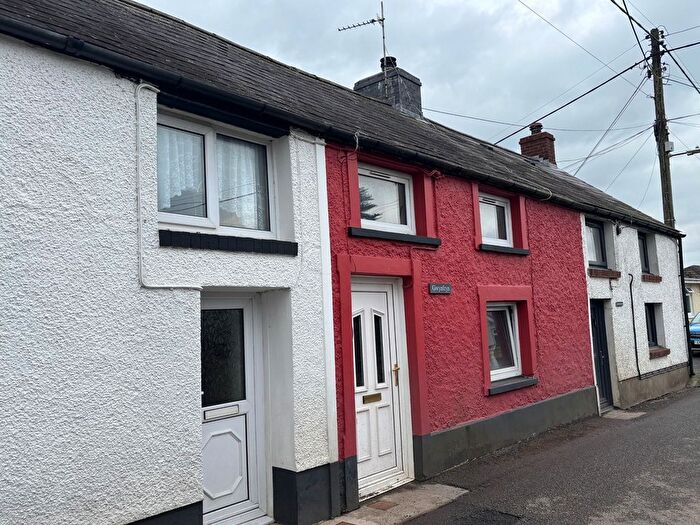 2 Bedroom Terraced House To Rent In Carreg Sawdde, Llangadog, Carmarthenshire., SA19