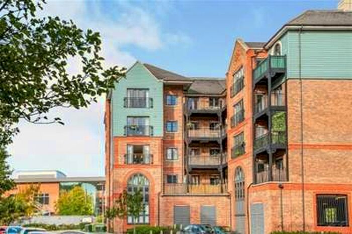 2 Bedroom Flat To Rent In Waterway House, Cannons Wharf, TN9