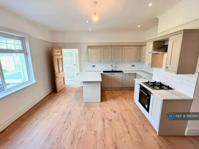 3 Bedroom Bungalow To Rent In Orms Way, Formby, Liverpool, L37