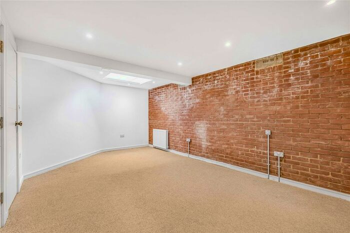 2 Bedroom End Of Terrace House To Rent In Elm Grove, Wimbledon, SW19