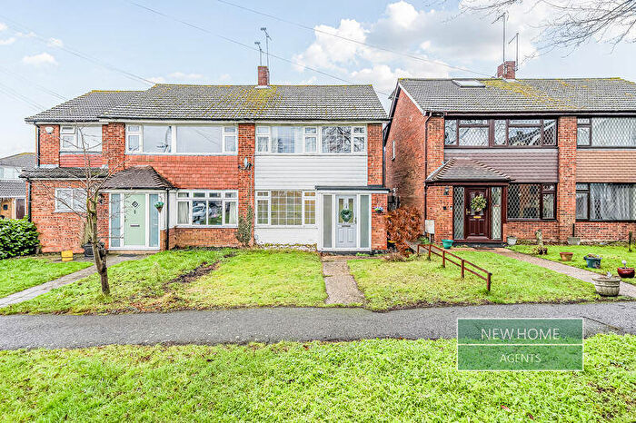 3 Bedroom Semi Detached House For Sale In Hilary Crescent Rayleigh, SS6