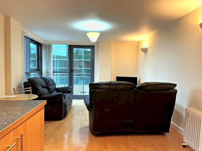 2 Bedroom Flat To Rent In Velocity North, City Walk, Leeds, LS11