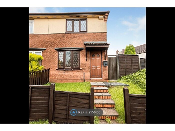 2 Bedroom End Of Terrace House To Rent In Club Row, Dudley, DY3