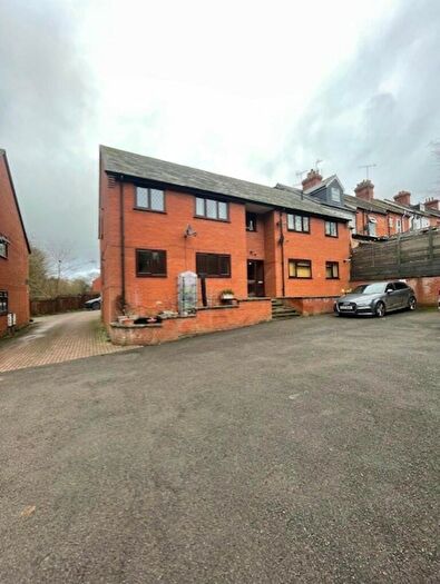 2 Bedroom Flat To Rent In Cherwell Terrace, NN11