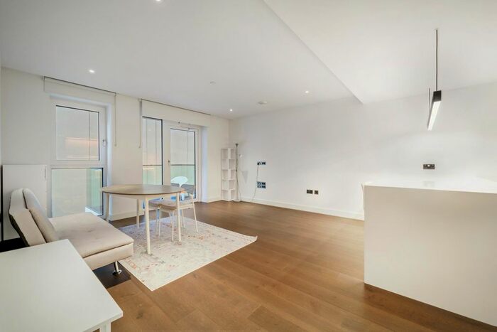 2 Bedroom Flat To Rent In Belvedere Row Apartments, White City Living, London, W12
