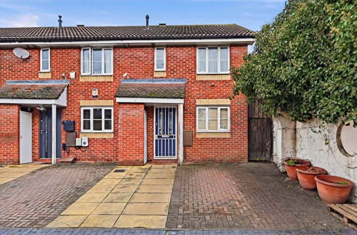 2 Bedroom End Terrace House For Sale In Winsor Terrace, London, E6