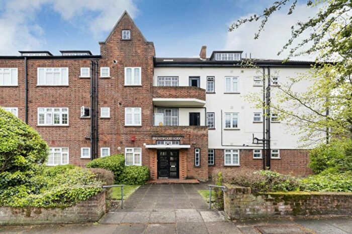 2 Bedroom Flat To Rent In Holmdale Gardens, London, NW4