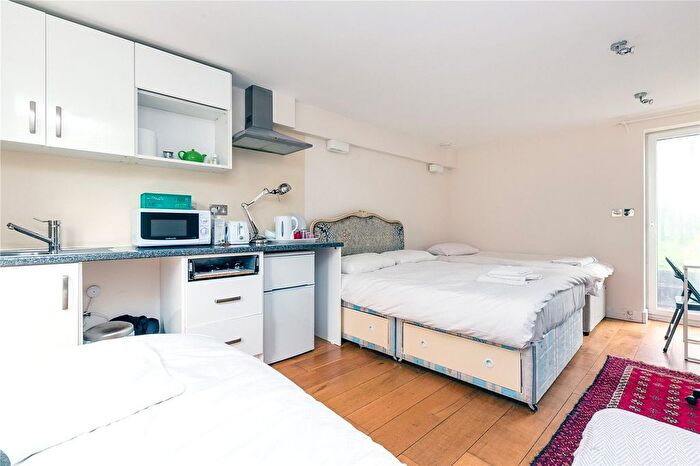 Studio To Rent In Sandycombe Road, Richmond, TW9