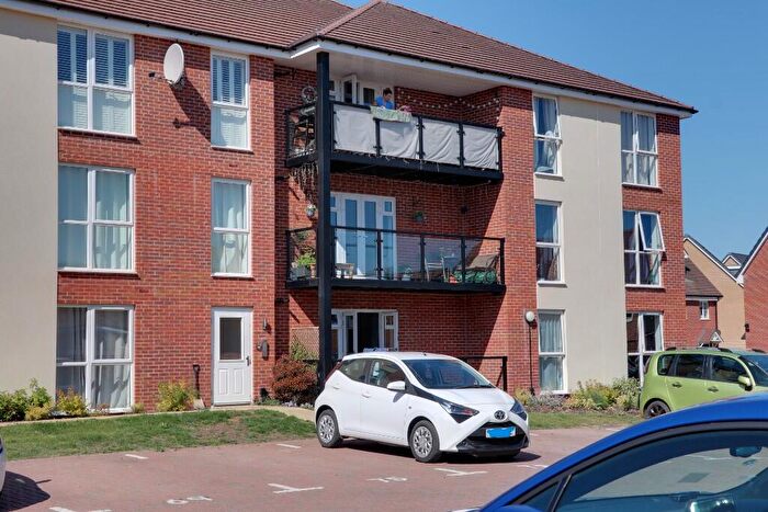 2 Bedroom Apartment For Sale In Hollyhock Way, Biggleswade, Bedfordshire, SG18