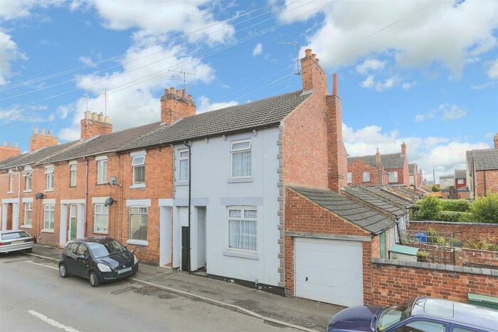 3 Bedroom End Of Terrace House To Rent In Gordon Street, Kettering, NN16