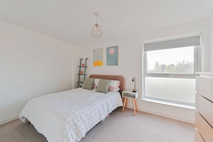 1 Bedroom Flat For Sale In Trevelyan Road, Tooting, London, SW17