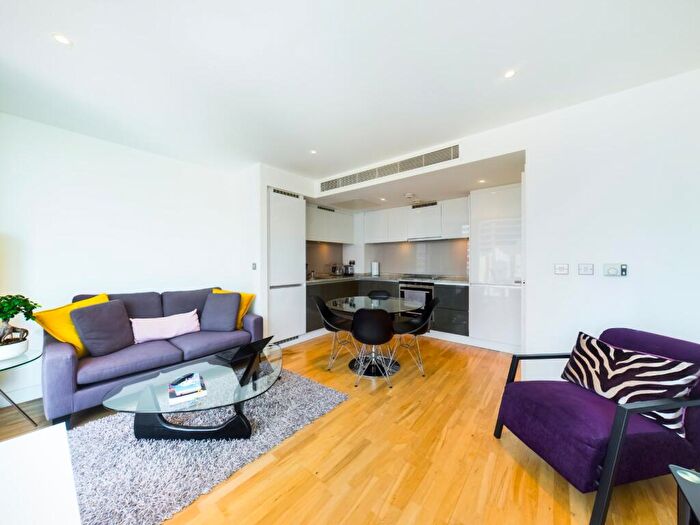 1 Bedroom Flat To Rent In Landmark East Tower, Marsh Wall, E14