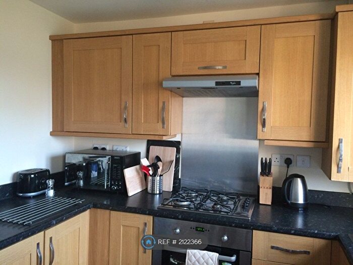 3 Bedroom Terraced House To Rent In Newhouse Drive, Glasgow, G42
