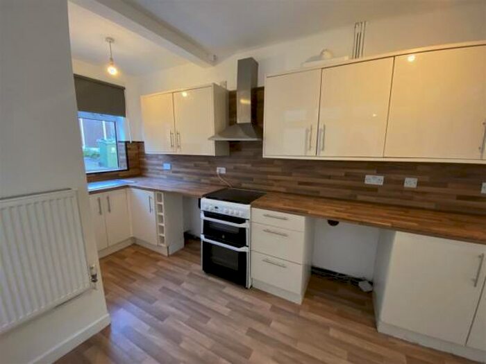 3 Bedroom End Of Terrace House To Rent In Clipstone Road West, Forest Town, NG19