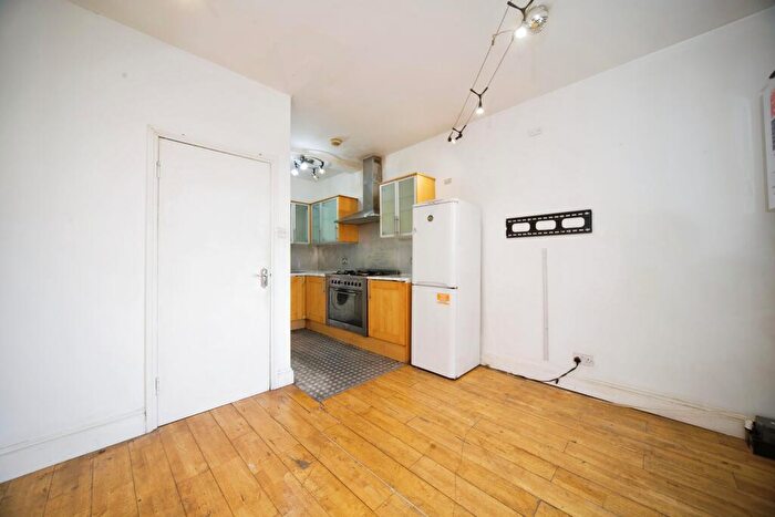 2 Bedroom Flat For Sale In St. Leonards Street, London, E3