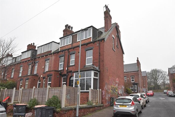 6 Bedroom Terraced House For Sale In Royal Park Grove, Hyde Park, Leeds, West Yorkshire, LS6
