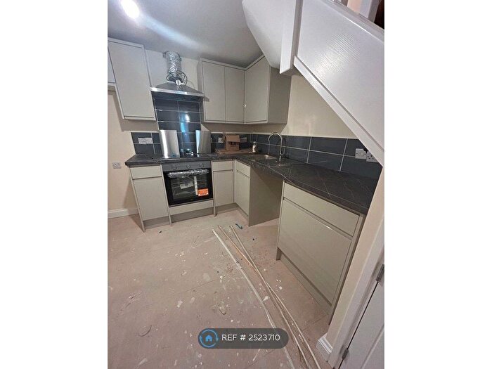 2 Bedroom Flat To Rent In Wesley Place, Bristol, BS8