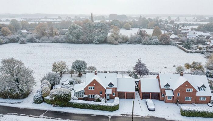 4 Bedroom Country House For Sale In Sheldon Road, Ickford, Aylesbury, Buckinghamshire, HP18