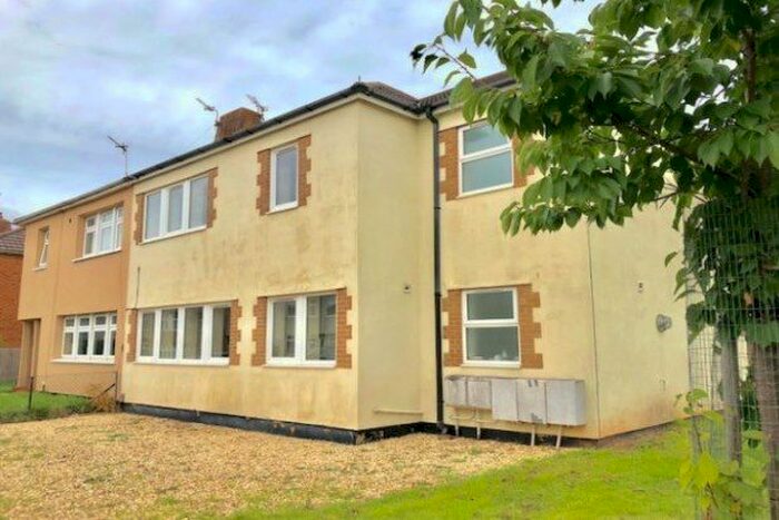 2 Bedroom Flat To Rent In Frome Valley Road, Bristol, BS16