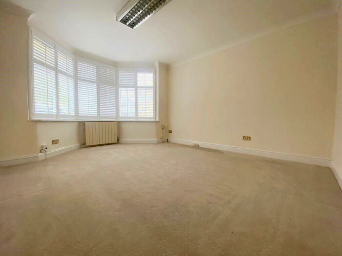 5 Bedroom House To Rent In Grange Road, Orpington, BR6