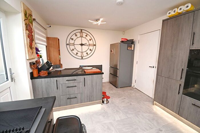 5 Bedroom Town House For Sale In Spring Gardens, Longcar Lane, Barnsley, S70