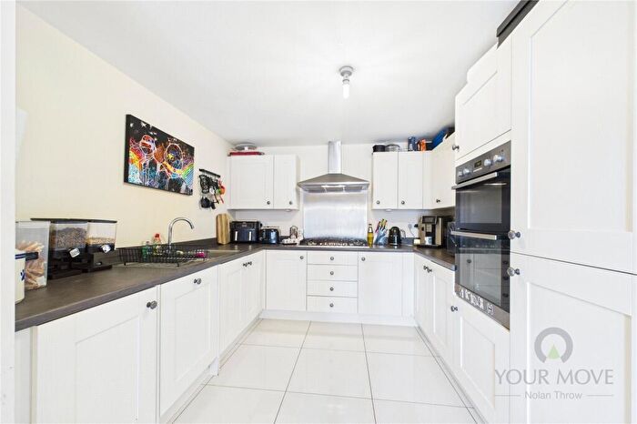 4 Bedroom Detached House For Sale In Canal Way, Pineham Lock, Northampton, NN4