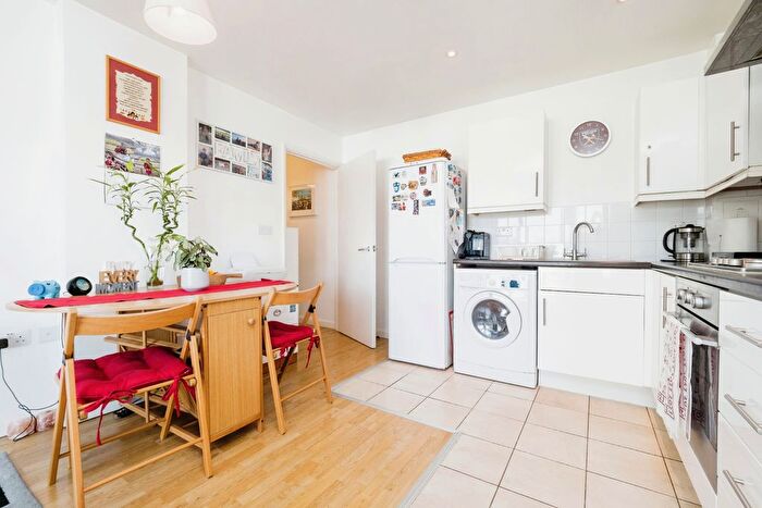 1 Bedroom Flat For Sale In Millstone Close, London, E15