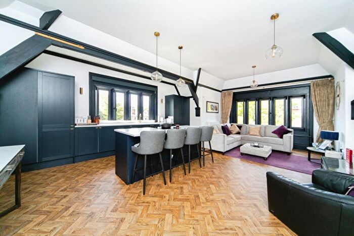 2 Bedroom Flat For Sale In Devonshire Place, Prenton, CH43