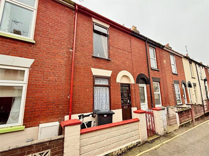 2 Bedroom Terraced House For Sale In Victoria Street, Great Yarmouth, NR30