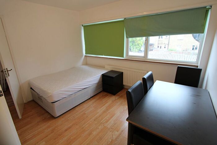 1 Bedroom Flat To Rent In Priestley Road, Mitcham, CR4