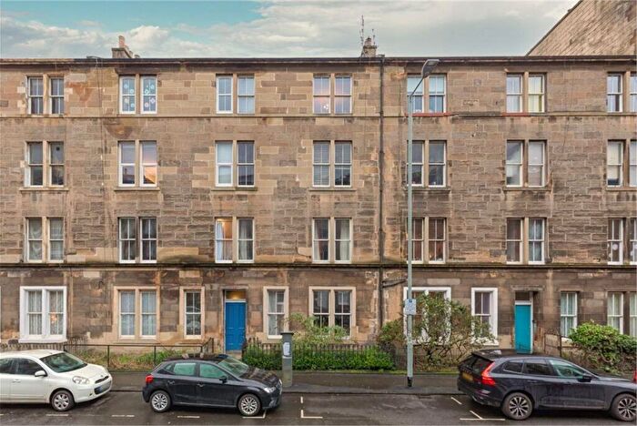 2 Bedroom Flat For Sale In / Montague Street, Newington, EH8