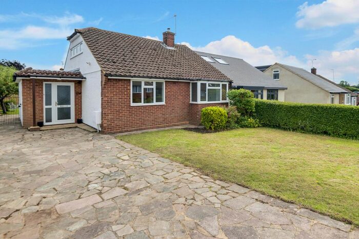 4 Bedroom Semi-Detached Bungalow To Rent In Field View Road, Potters Bar, EN6